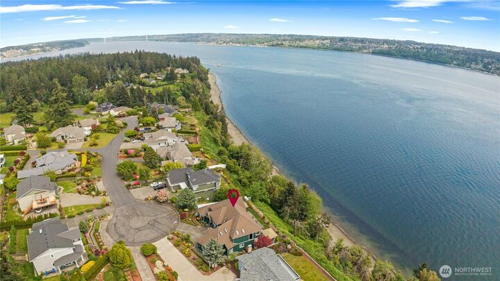Property Photo:  1551  13th Court  WA 98333 
