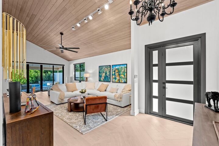 Property Photo: 2514 Windsor Way Court FL 33414