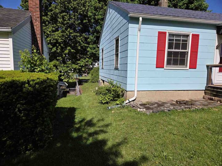 Property Photo: 148 SW 14th Street IN 47374