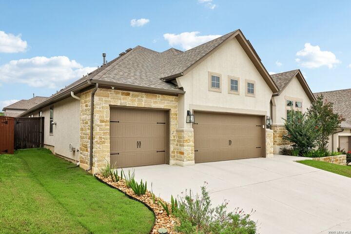 Property Photo:  9007 Beacon Rdg  TX 78255 