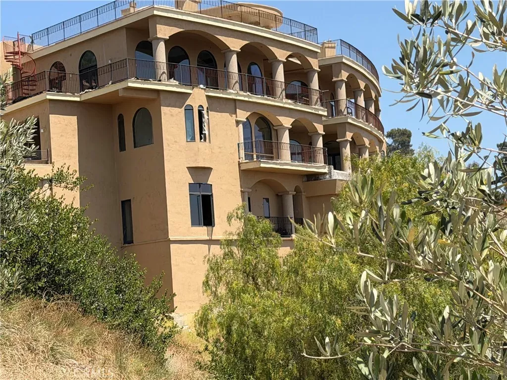 Property Photo:  85 Altamont  CA 93010 