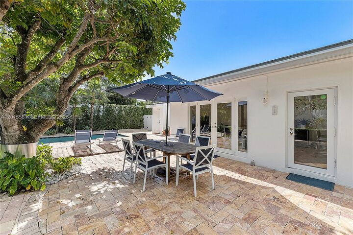 Property Photo:  301 Hampton Ln  FL 33149 