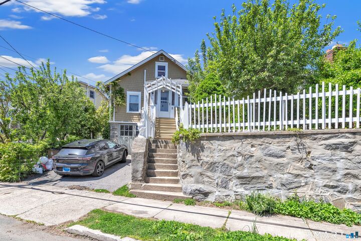 Property Photo:  17 Reynolds Avenue  CT 06905 
