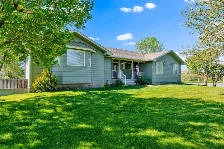 Property Photo:  601 Tomeo Ct  WA 99171 