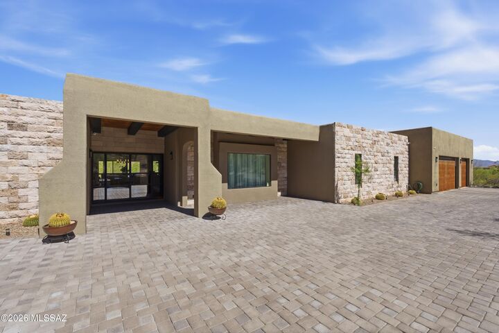 Property Photo:  5700 N Paseo Otono  AZ 85750 