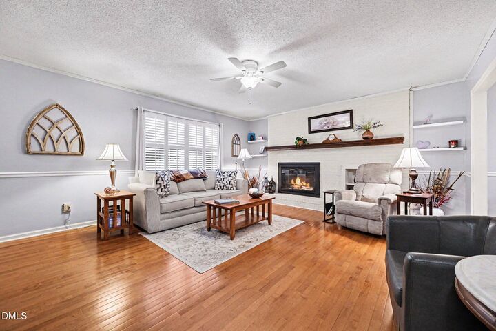 Property Photo:  7 Sherwood Court  NC 27577 