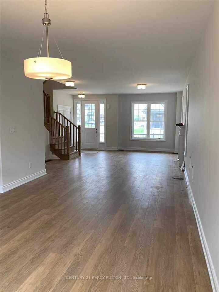 Photo de la propriété:  1121 Rippingale Trail  ON K9H 0G7 