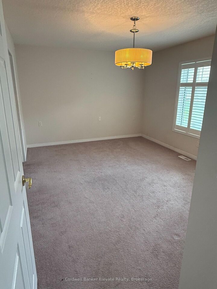 Property Photo:  2705 Kingsway Drive 9  ON N2C 2T2 