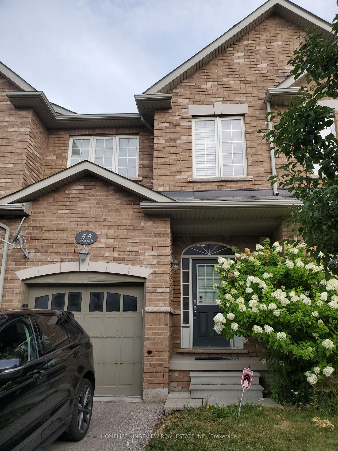 Property Photo: 651 Farmstead Drive 59 ON L9T 7W2