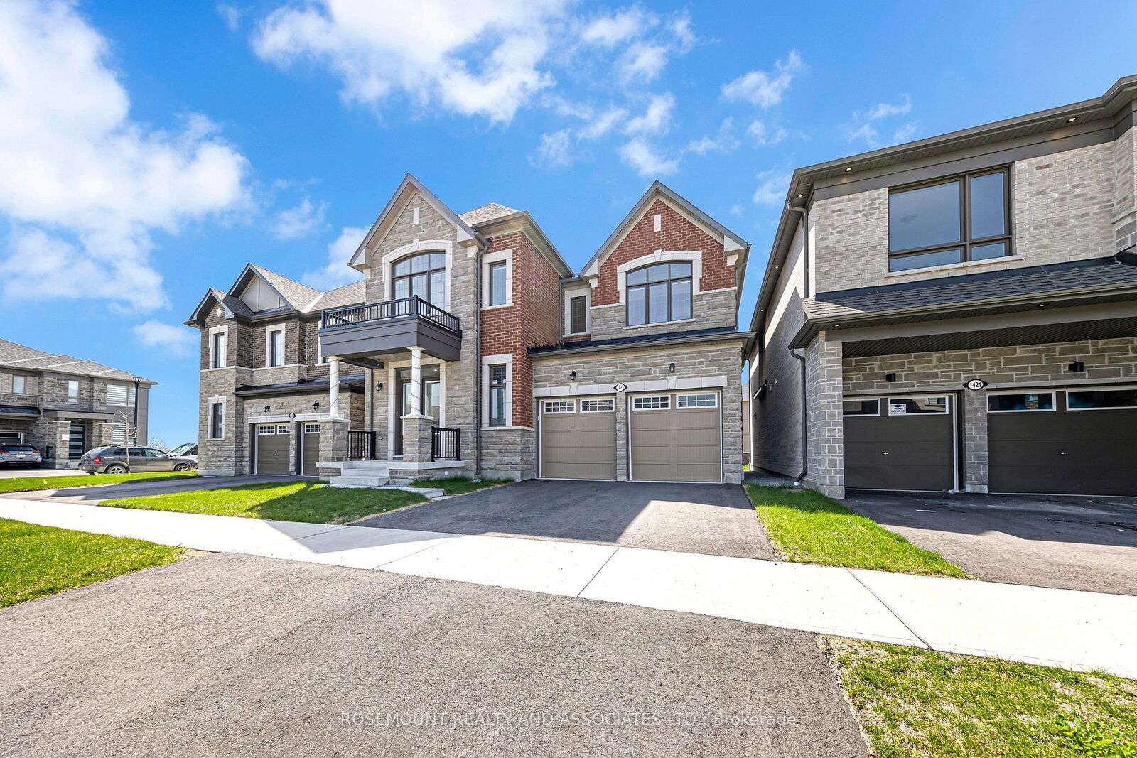 Property Photo: 1423 Swallowtail Lane ON L1X 0N8
