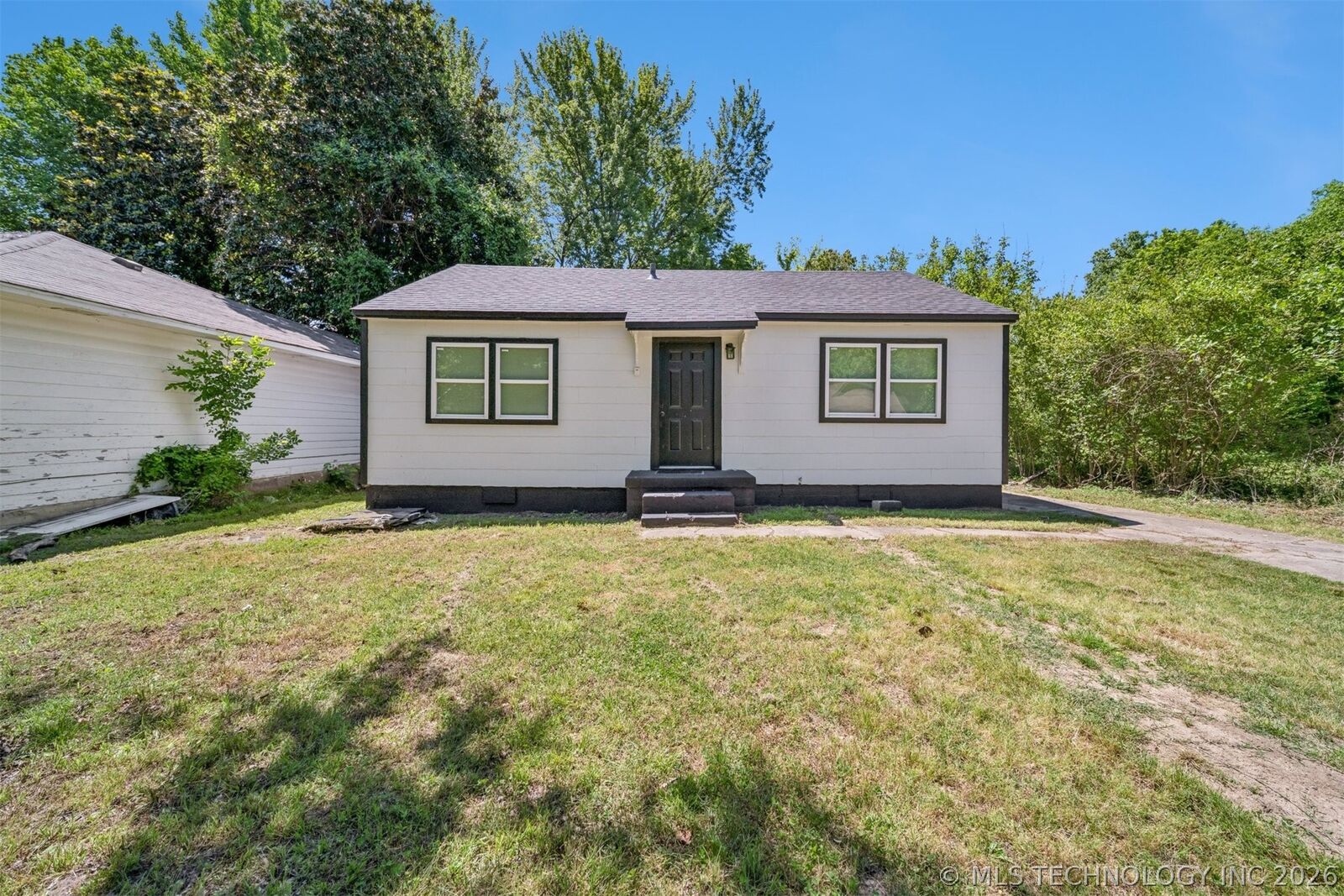 Property Photo: 2619 Elgin Street OK 74401
