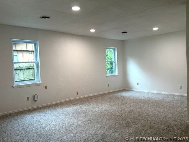 Property Photo:  611 N Washington Avenue  OK 74467 