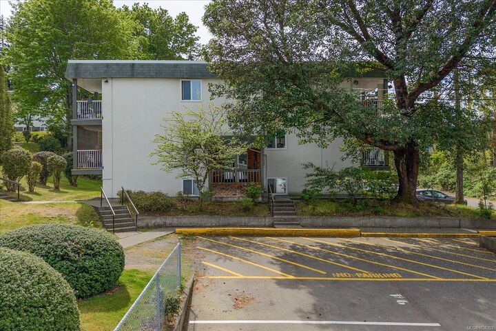 Property Photo:  999 Bowen Rd 5104  BC V9R 2A4 
