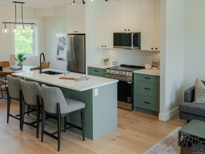 Property Photo:  1830 Allenby St 5  BC V8R 3B7 
