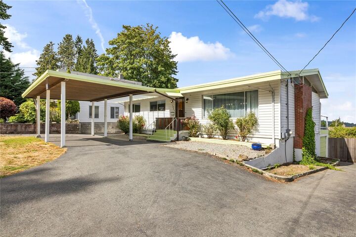 Property Photo:  1968 Estevan Rd  BC V9S 3Z2 