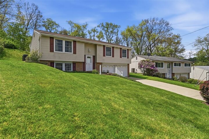 Property Photo:  487 Tivoli Rd  PA 15239 