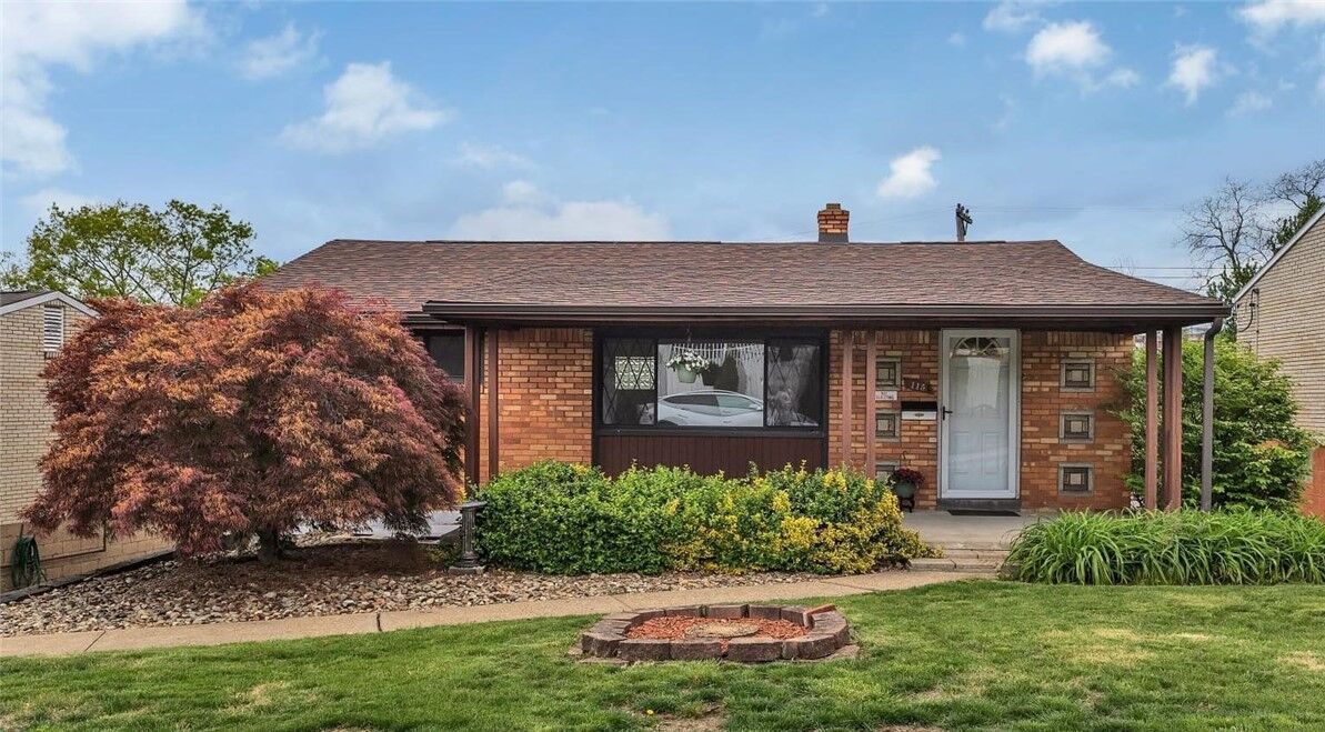 Property Photo: 115 Bost Dr PA 15122