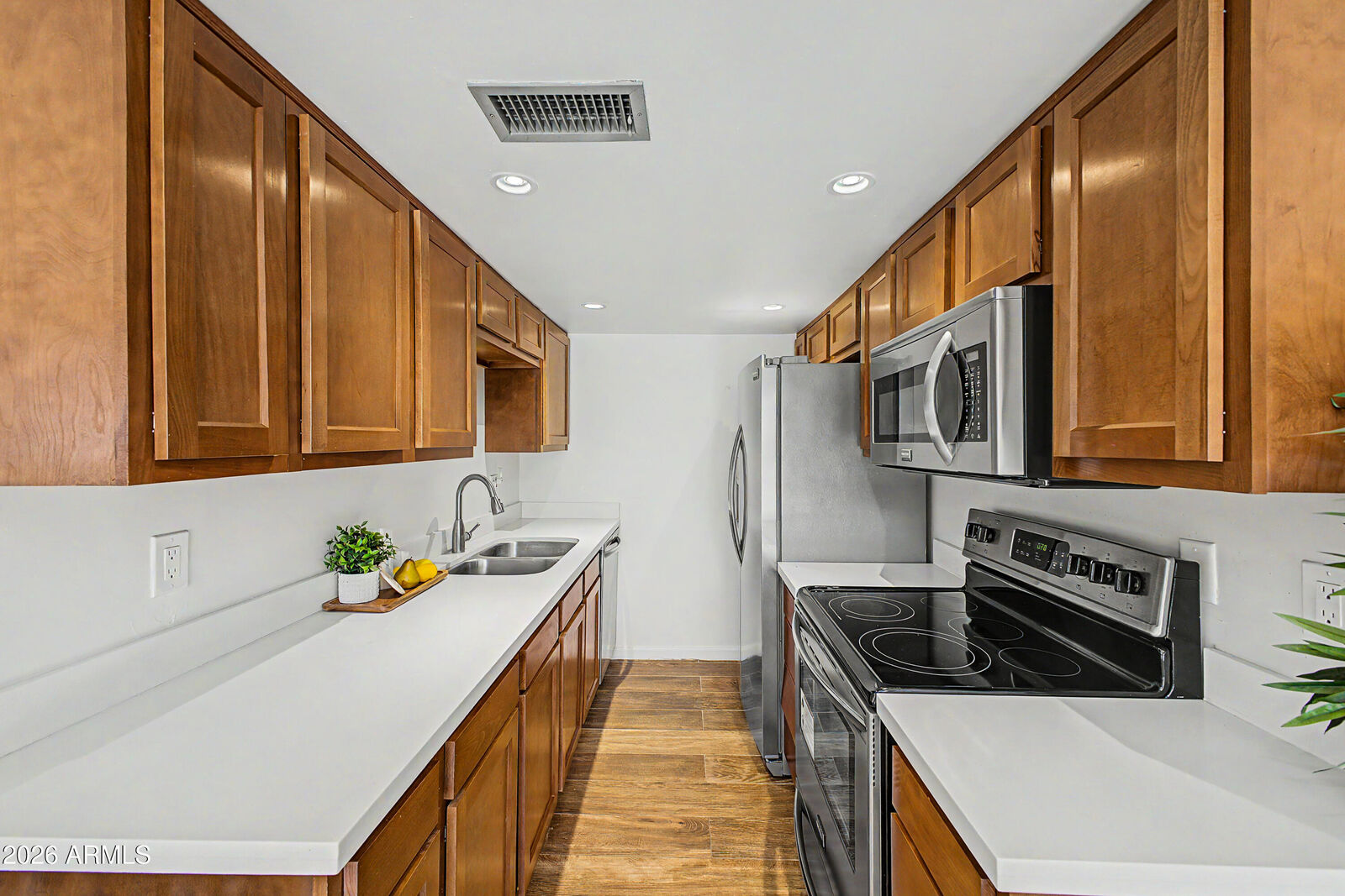 Property Photo:  1137 N 84th Place  AZ 85257 