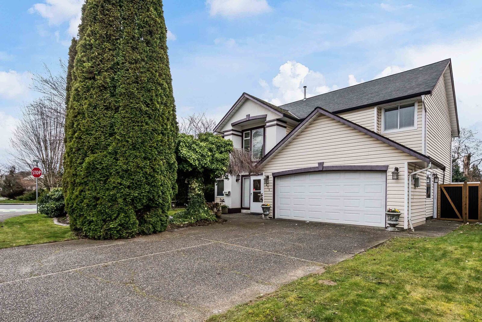 Property Photo:  7575 Diamond Crescent  BC V2R 3A8 