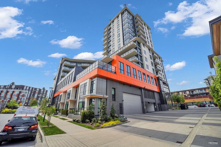 Property Photo:  3996 Dumfries Street 903  BC V5N 0J1 
