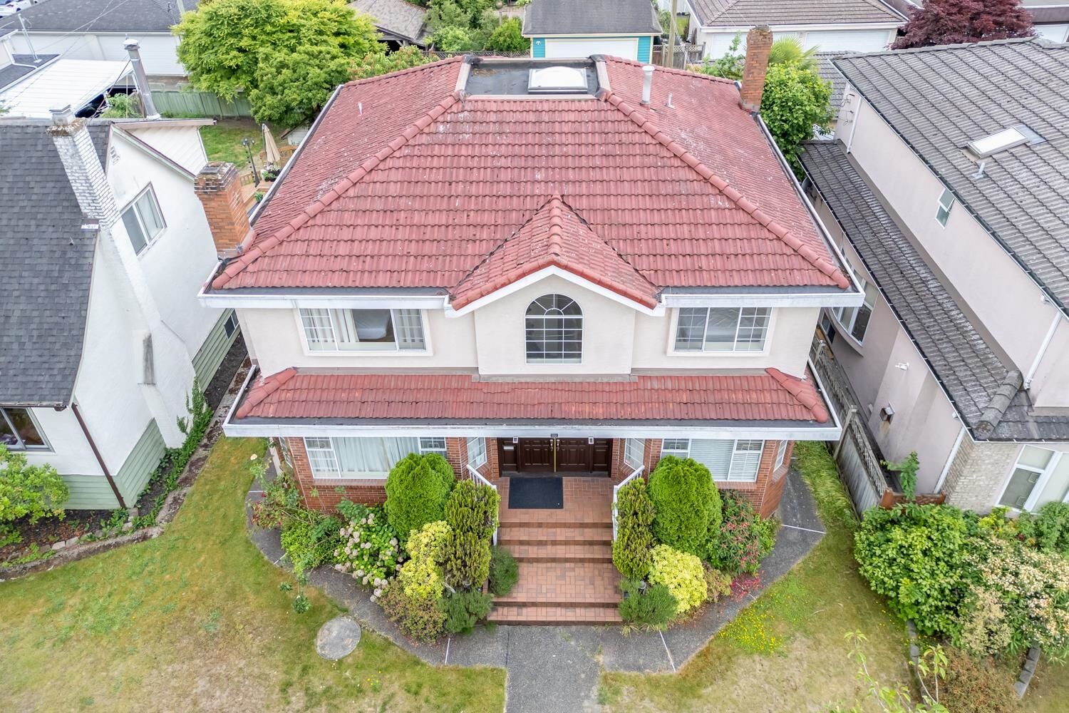 Property Photo: 122 W 43rd Avenue BC V5Y 2T7