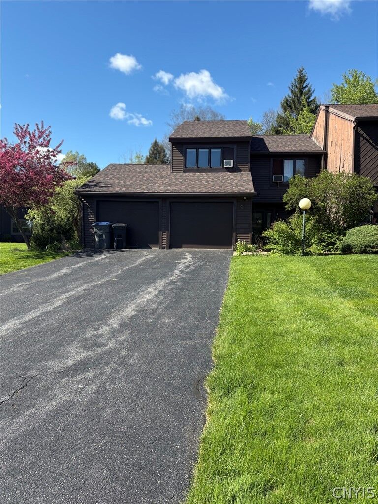 Property Photo:  7 Jarvis Drive  NY 13104 