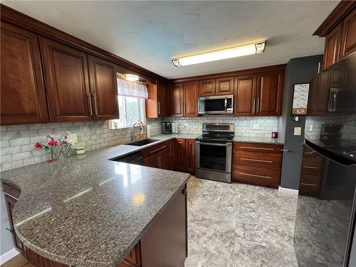 Property Photo:  114 Pamela Lane  NY 14513 