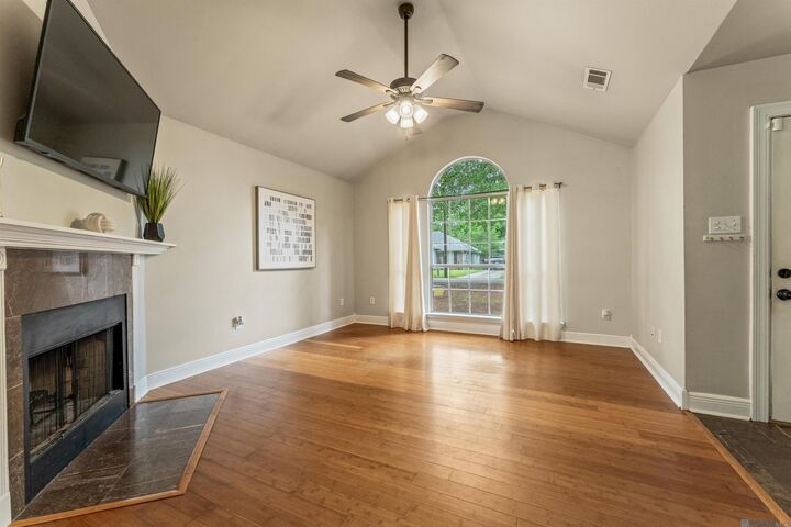 Property Photo:  70433 J St  LA 70433 