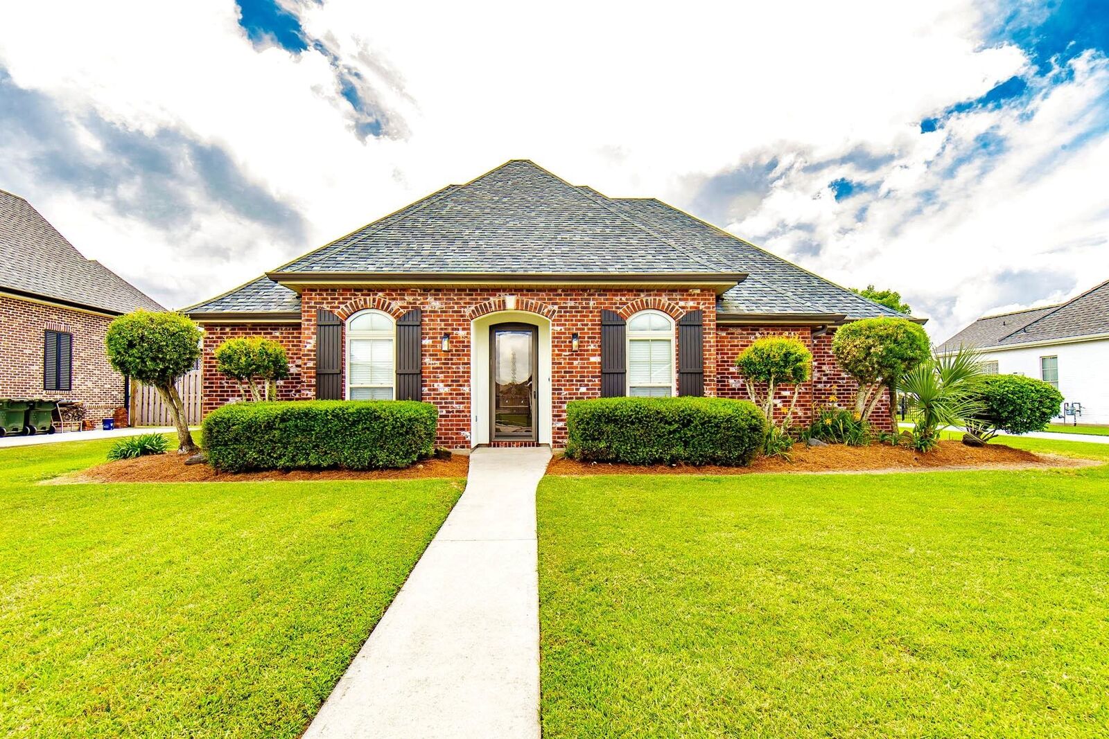 Property Photo: 256 Tulip Dr LA 70360