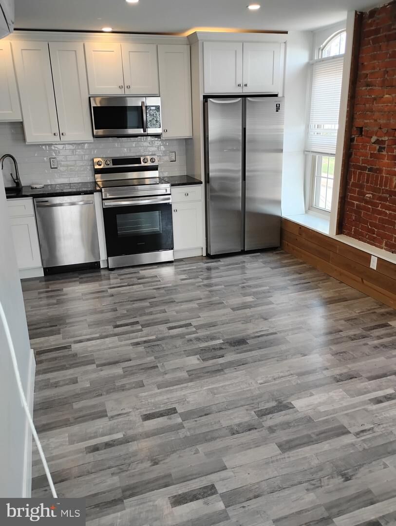 Property Photo: 13 N 4th Ave 4 PA 19468