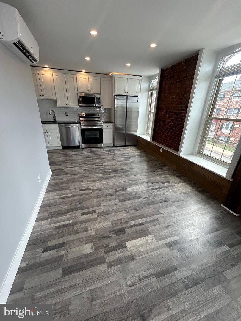Property Photo:  13 N 4th Ave 4  PA 19468 