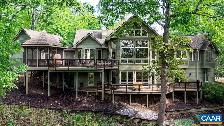 Property Photo:  220 Saddleback Knl  VA 22958 