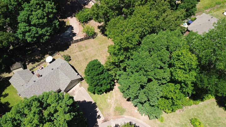 Property Photo:  