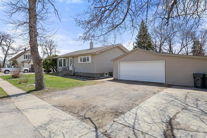 Property Photo:  120 Montreal Avenue West  MB R0G 1K0 