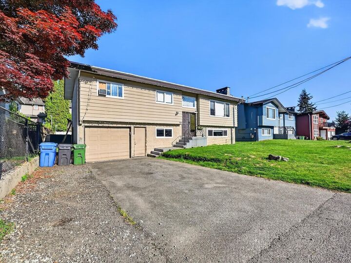 Property Photo:  2068 Ridgeway Street  BC V2T 3X7 