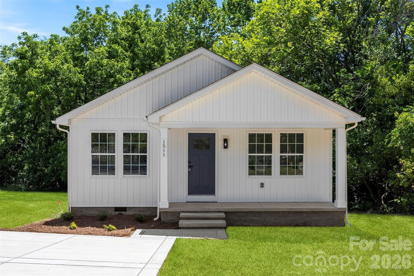 Property Photo:  1511 W Horah Street  NC 28144 