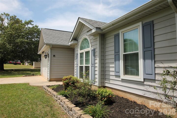 Property Photo:  900 Milkwood Lane  NC 28110 