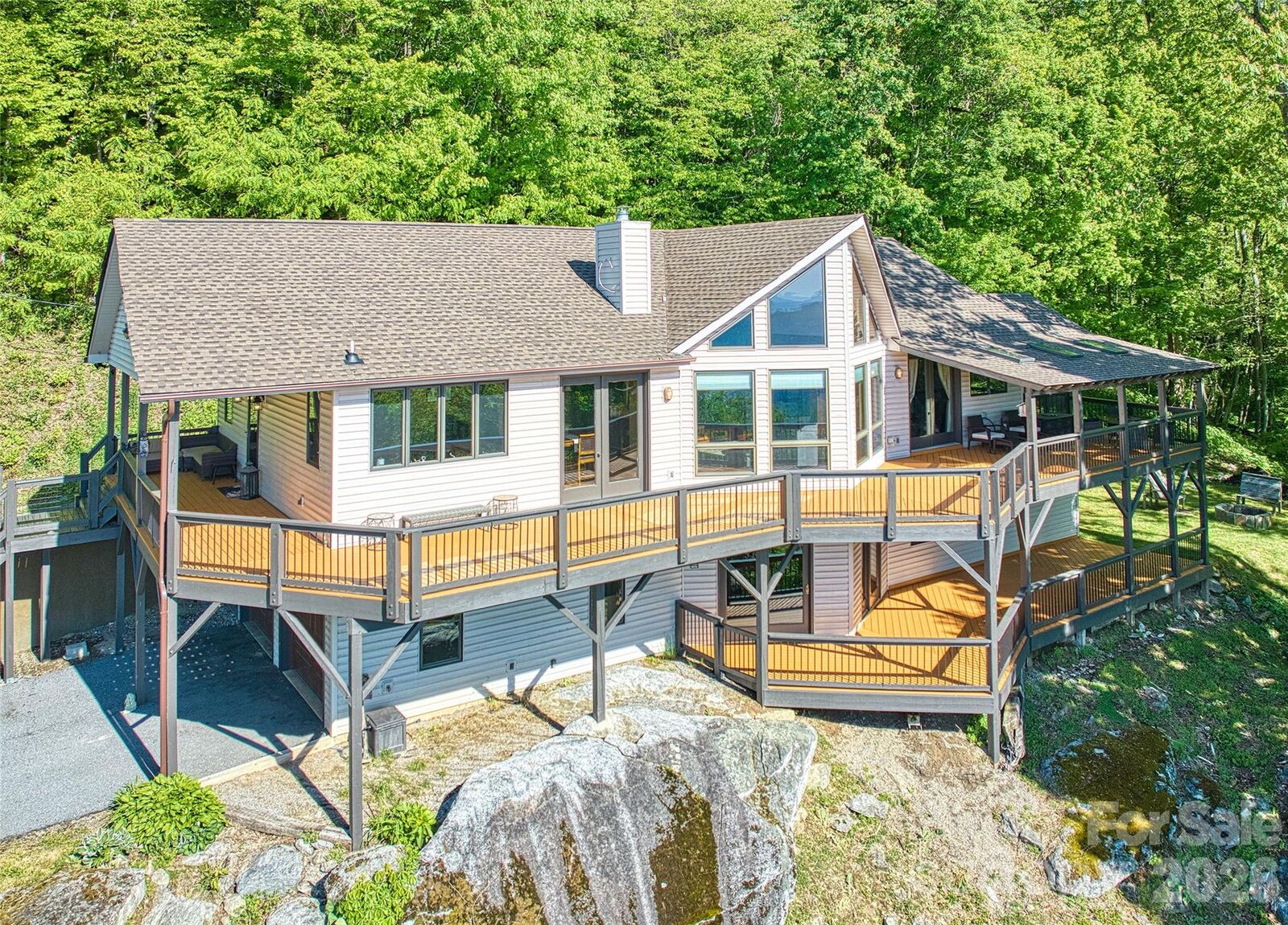 Property Photo:  72 Tadpole Lane  NC 28785 