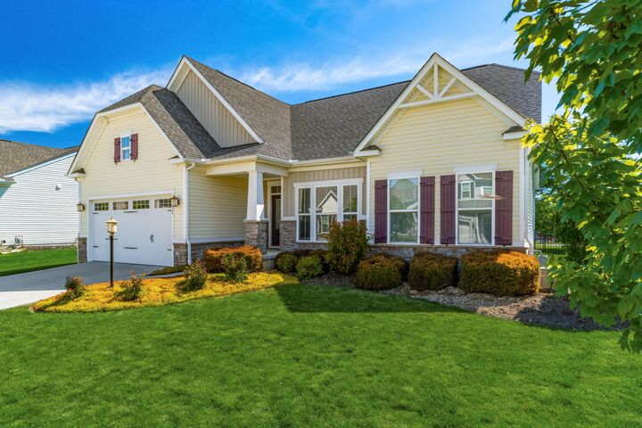 Property Photo:  