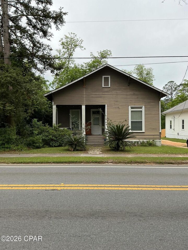 Property Photo:  704 Main Street  FL 32428 