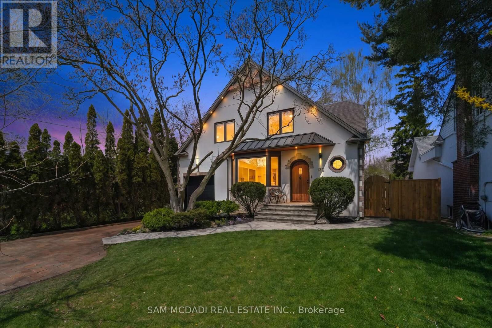 Property Photo:  130 Lake Promenade  ON M8W 1A5 
