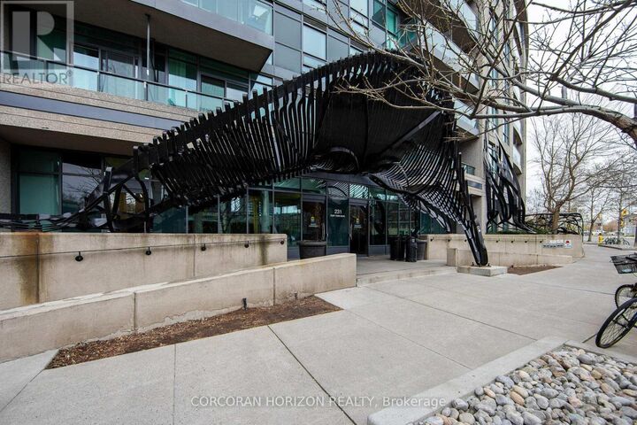 Property Photo:  231 Fort York Boulevard 2108  ON M5V 1B2 