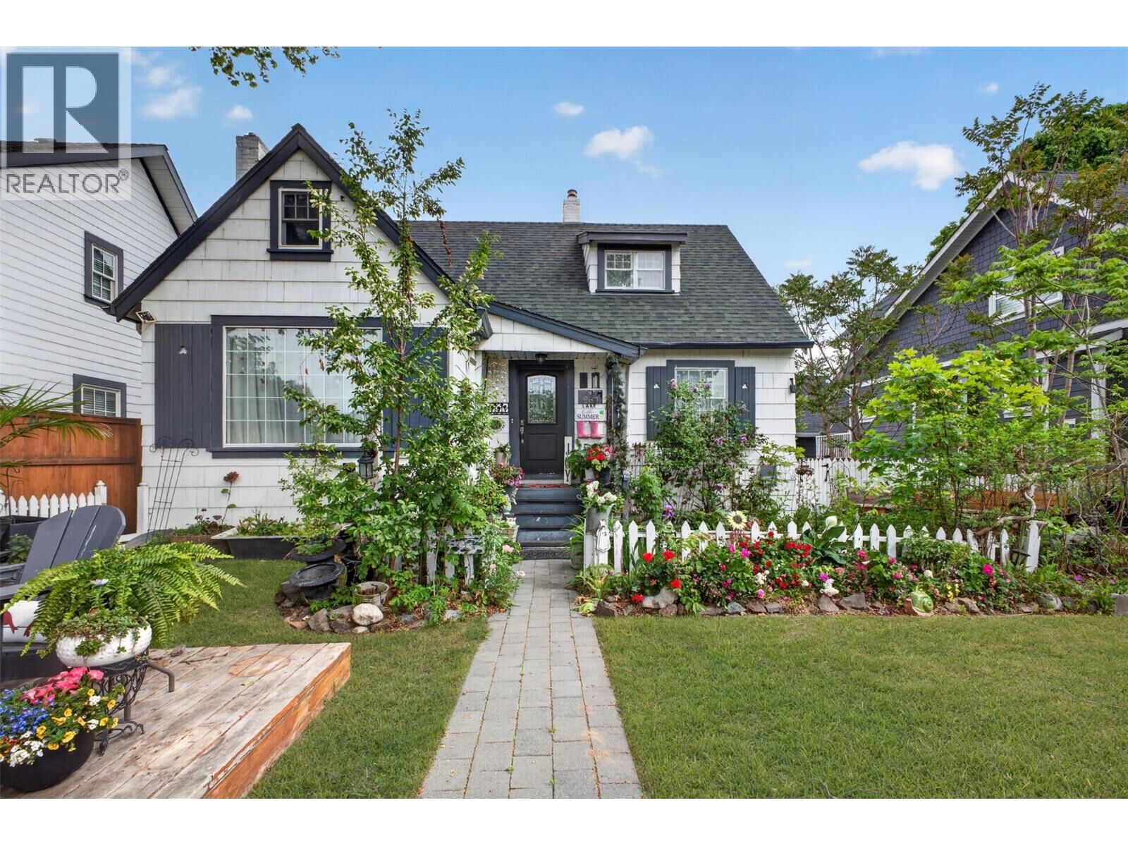 Property Photo:  260 Lake Avenue  BC V1Y 5W7 