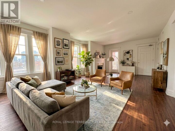 Property Photo:  8 Webster Avenue Unit 2  ON M5R 1N7 