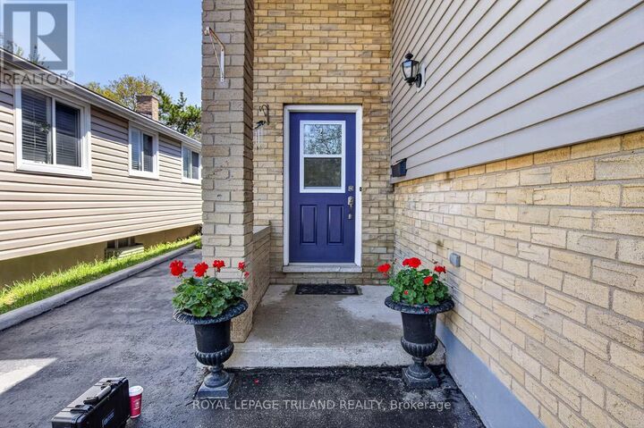 Property Photo:  58 Beechmount Crescent  ON N6E 2J4 