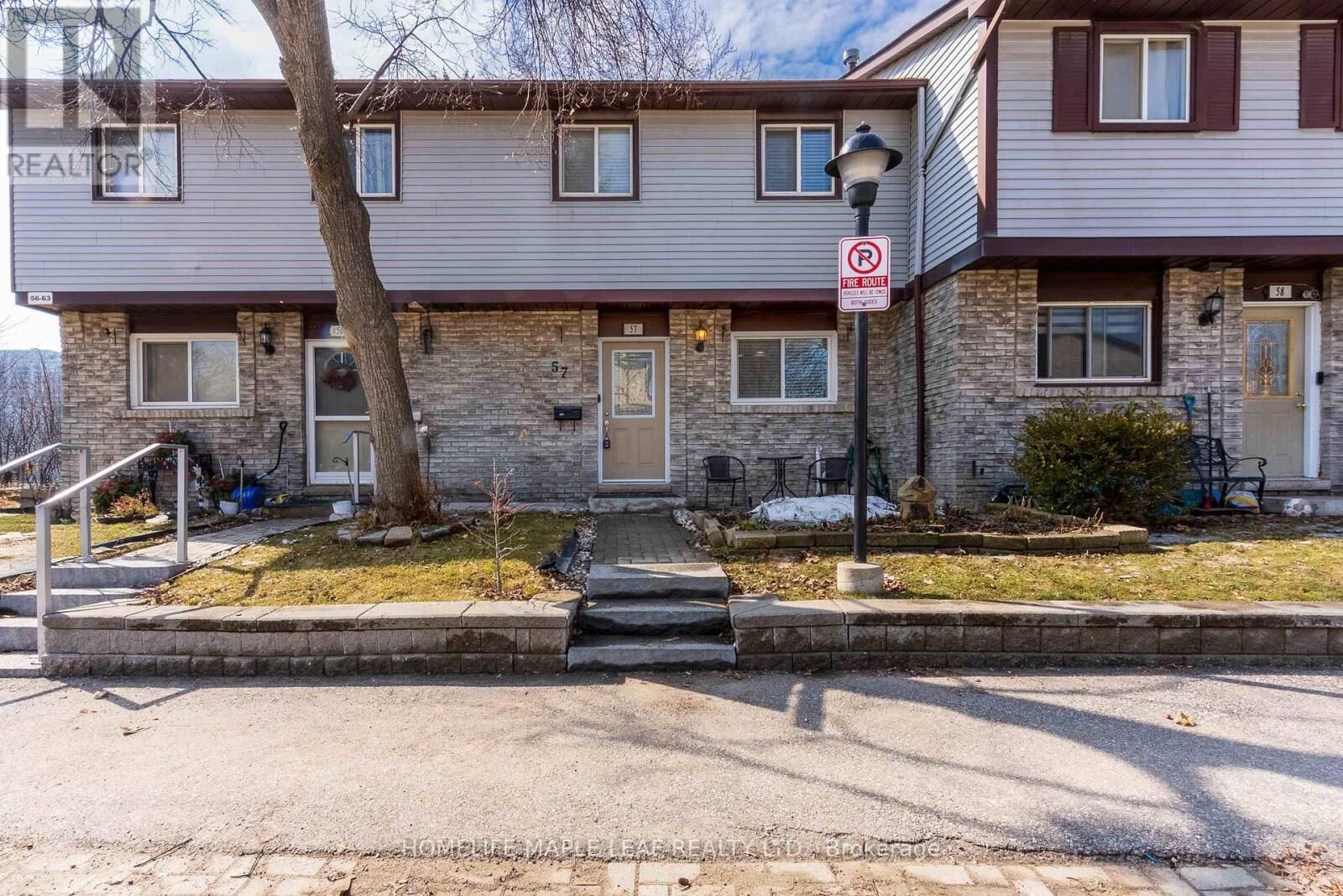 Property Photo:  45 Hansen Road North 57  ON L6V 3C5 