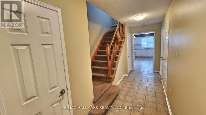 Property Photo:  48 Downing Crescent  ON L4N 8V6 