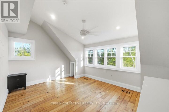 Property Photo:  79 Wilson Street East  ON L6K 3G4 