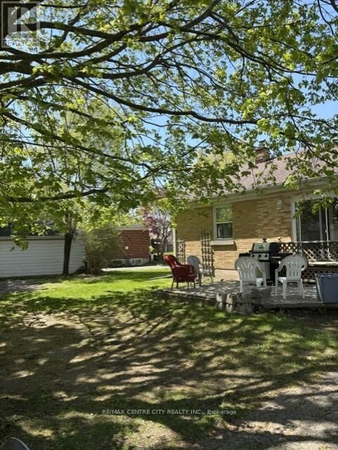 Property Photo:  28 Dieppe Drive  ON N5R 4G7 