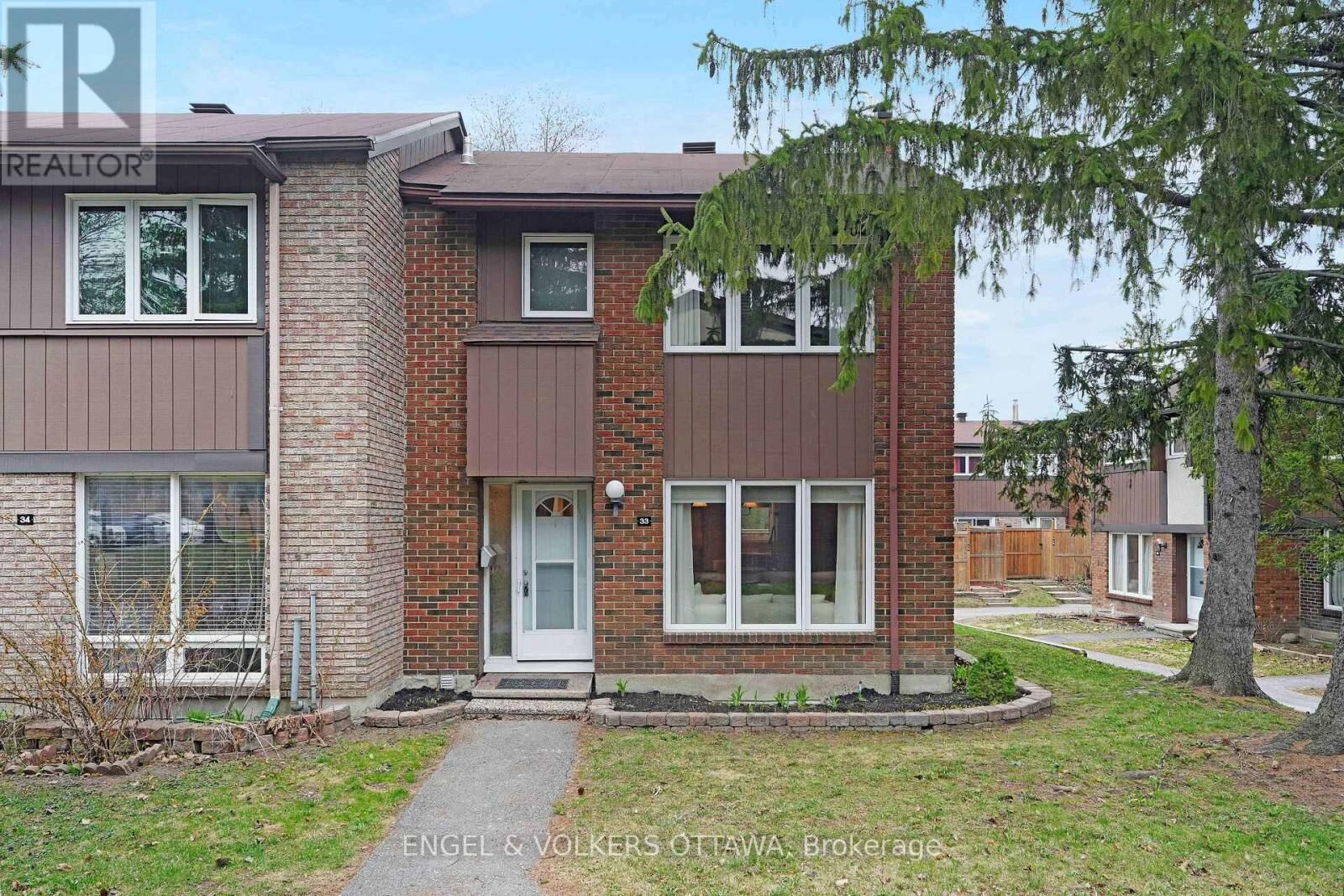 Property Photo:  2111 Montreal Road 33  ON K1J 8M8 
